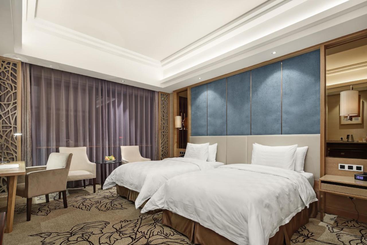Jinan Luxury Blue Horizon Hotel Экстерьер фото