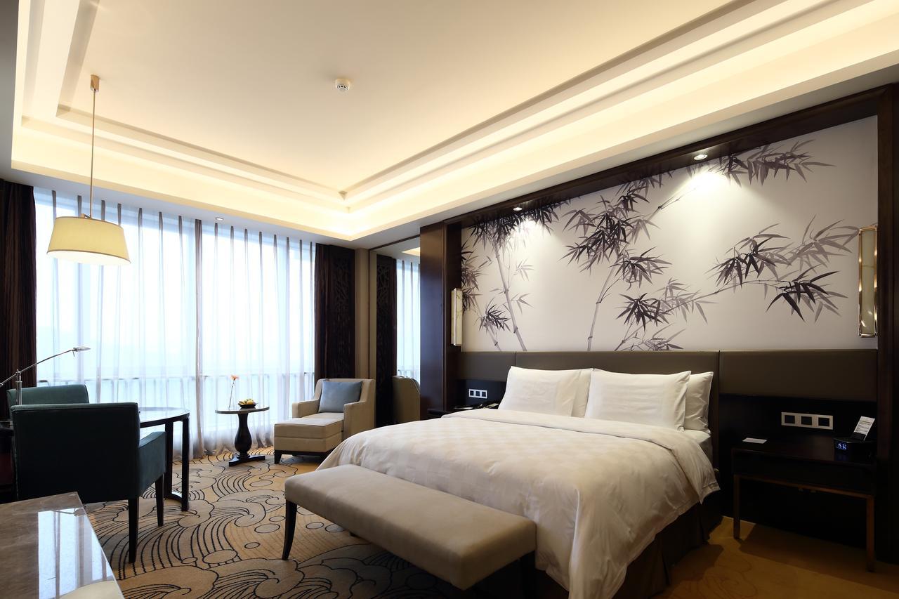 Jinan Luxury Blue Horizon Hotel Экстерьер фото