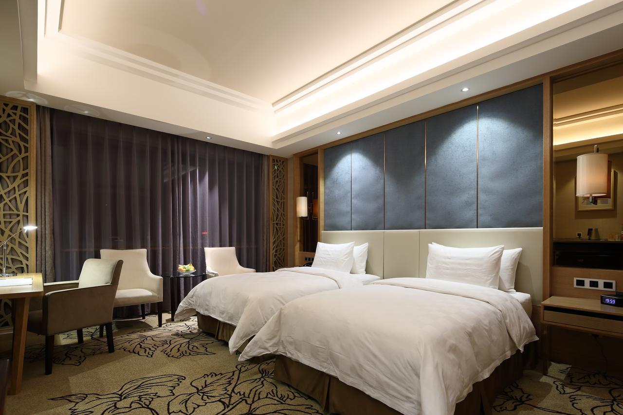 Jinan Luxury Blue Horizon Hotel Экстерьер фото