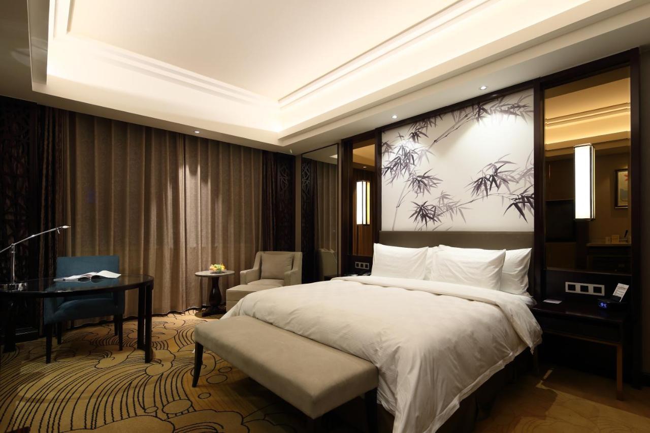 Jinan Luxury Blue Horizon Hotel Экстерьер фото