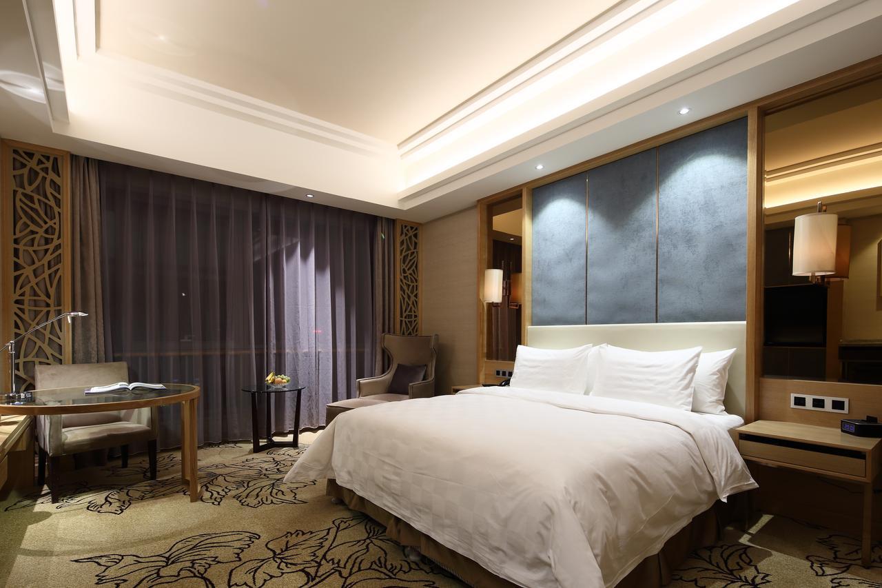 Jinan Luxury Blue Horizon Hotel Экстерьер фото