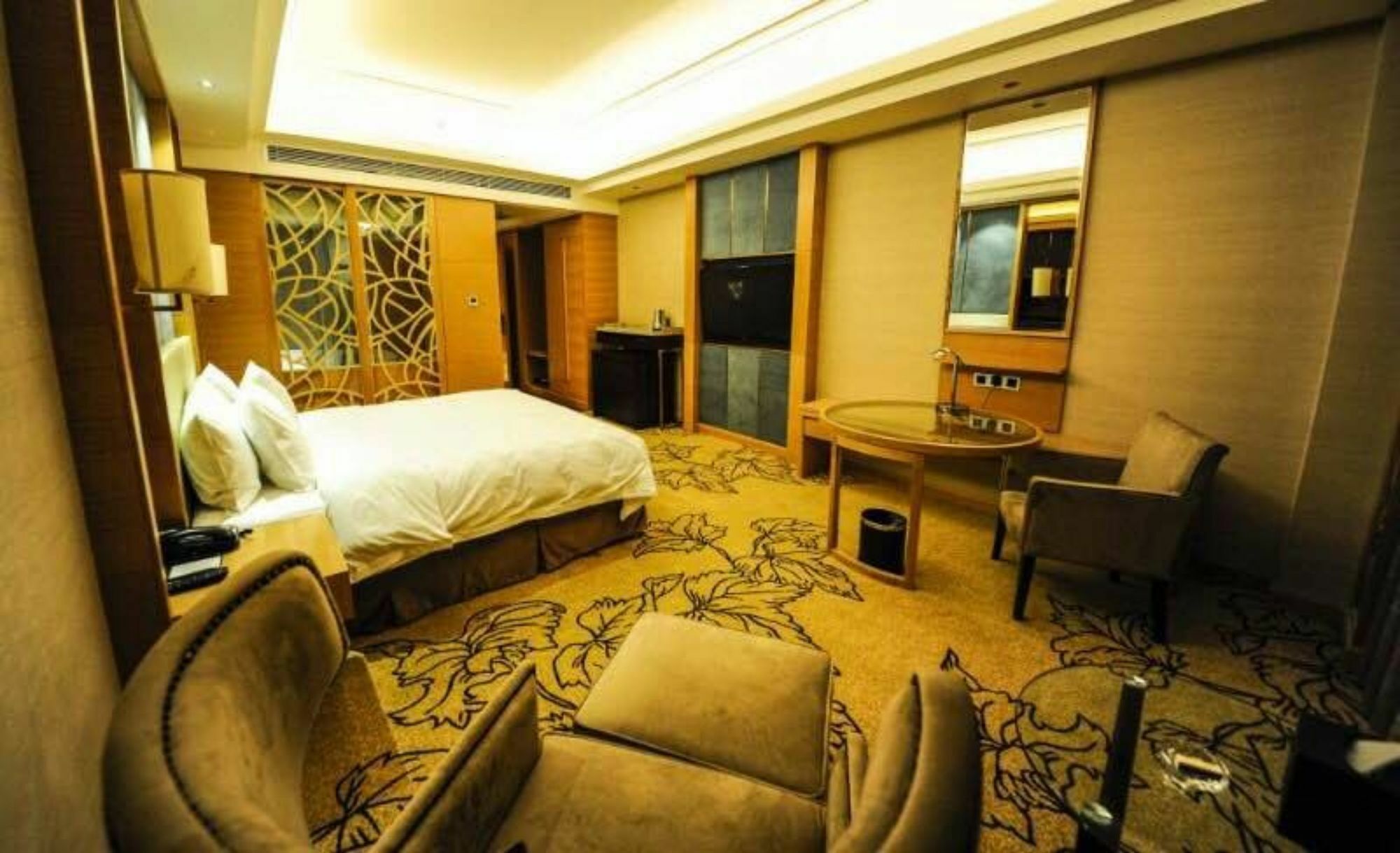 Jinan Luxury Blue Horizon Hotel Экстерьер фото