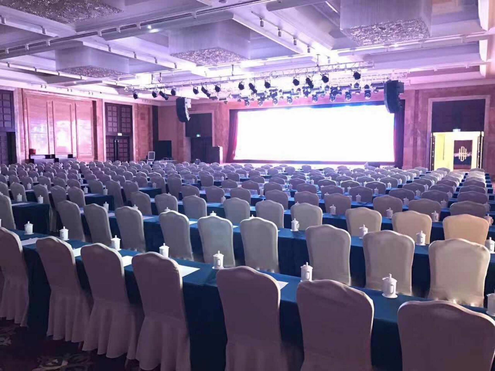 Jinan Luxury Blue Horizon Hotel Экстерьер фото
