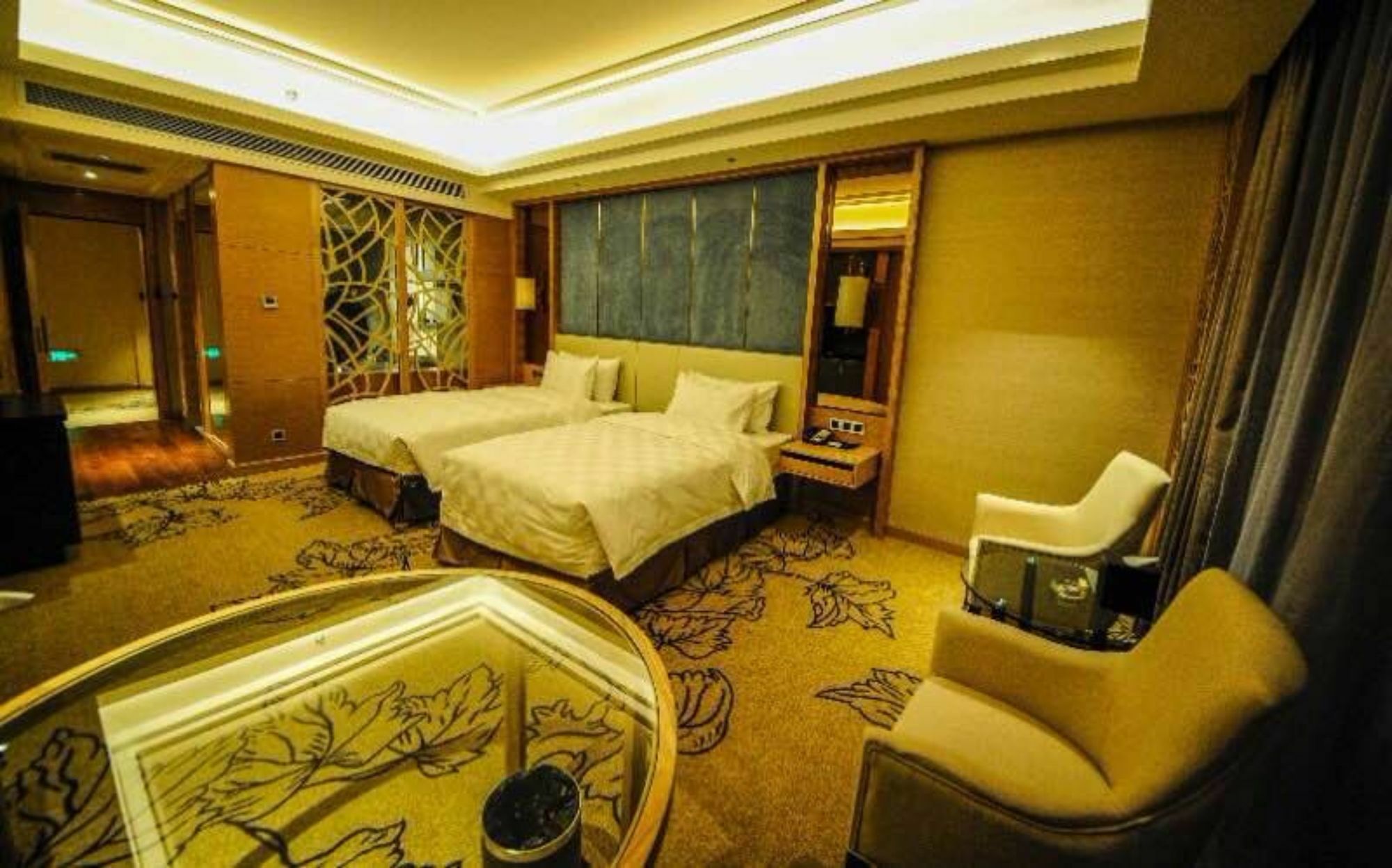 Jinan Luxury Blue Horizon Hotel Экстерьер фото